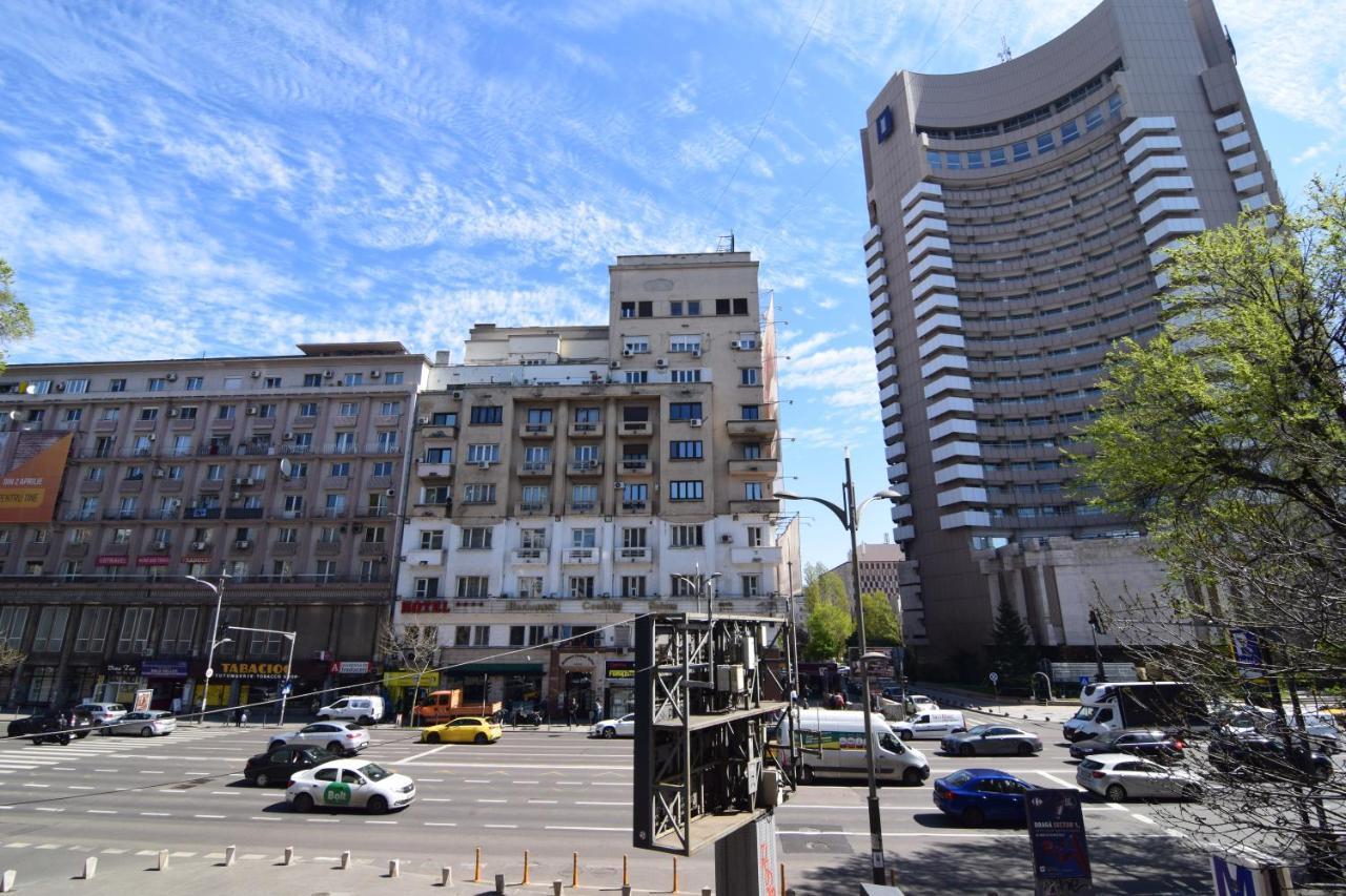 Beautiful Apartment In Old City Boekarest Buitenkant foto