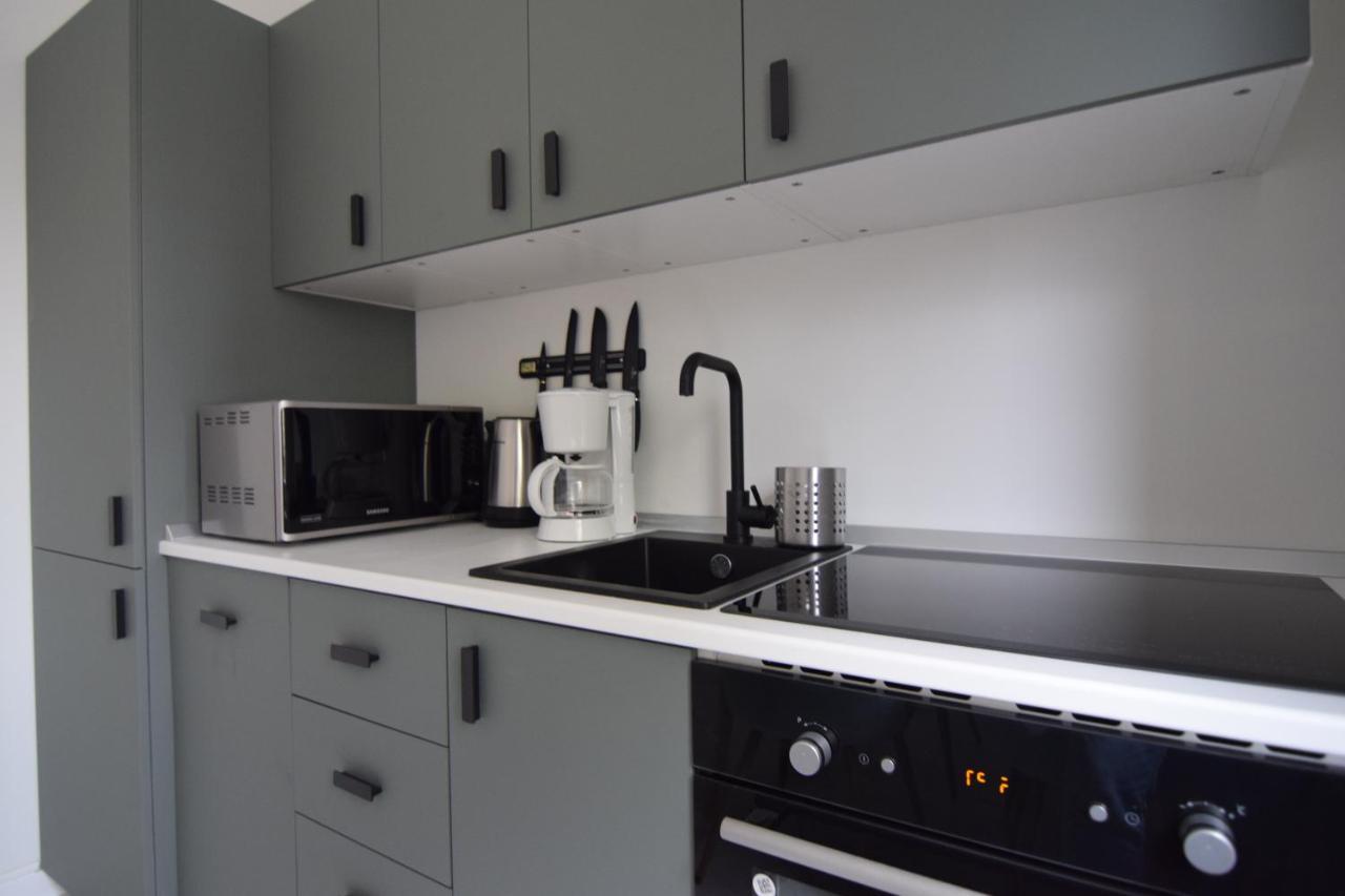 Beautiful Apartment In Old City Boekarest Buitenkant foto