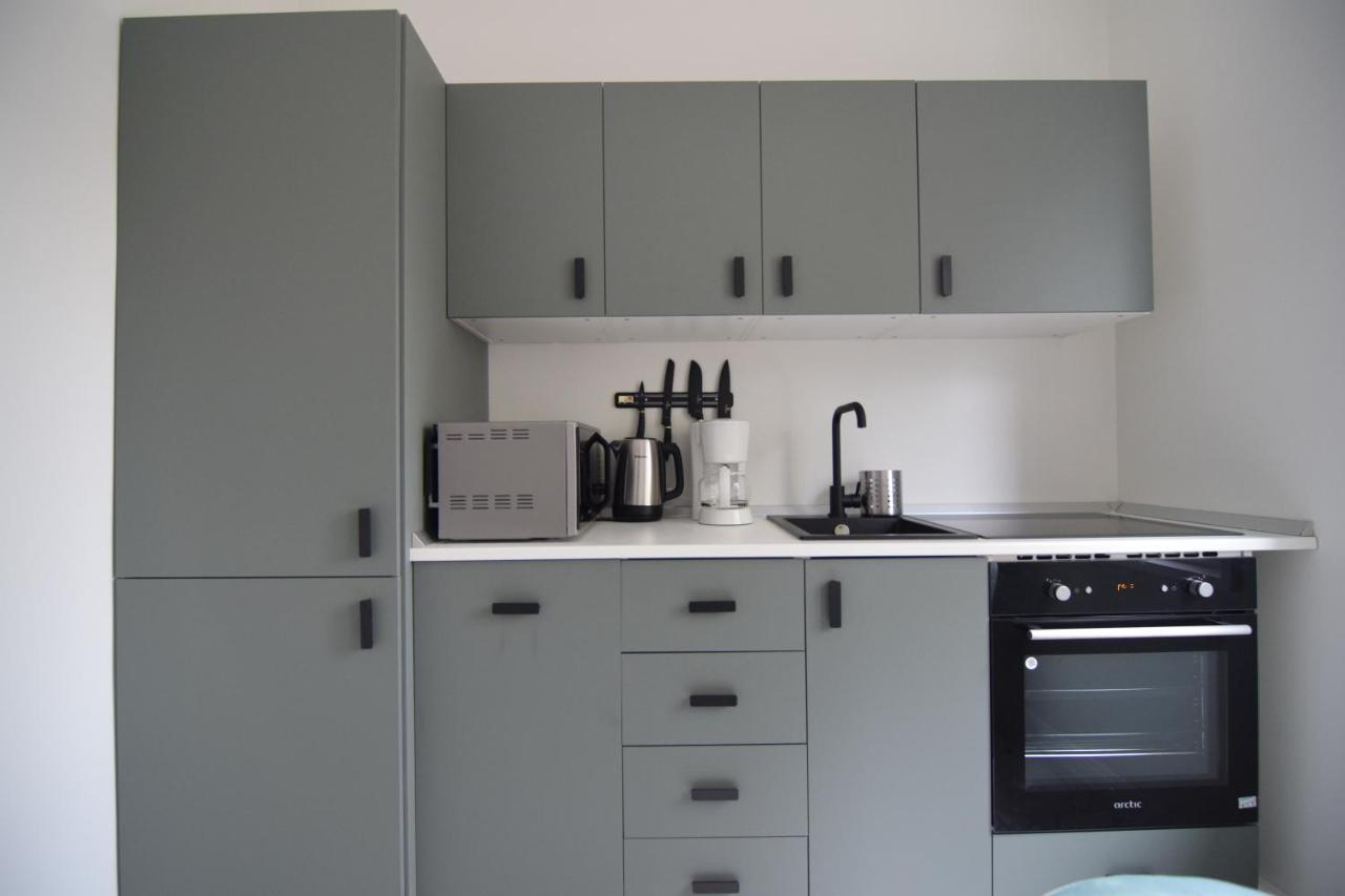 Beautiful Apartment In Old City Boekarest Buitenkant foto